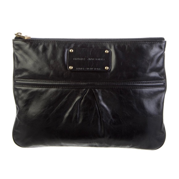 Marc Jacobs Handbags - Marc Jacobs Clutch